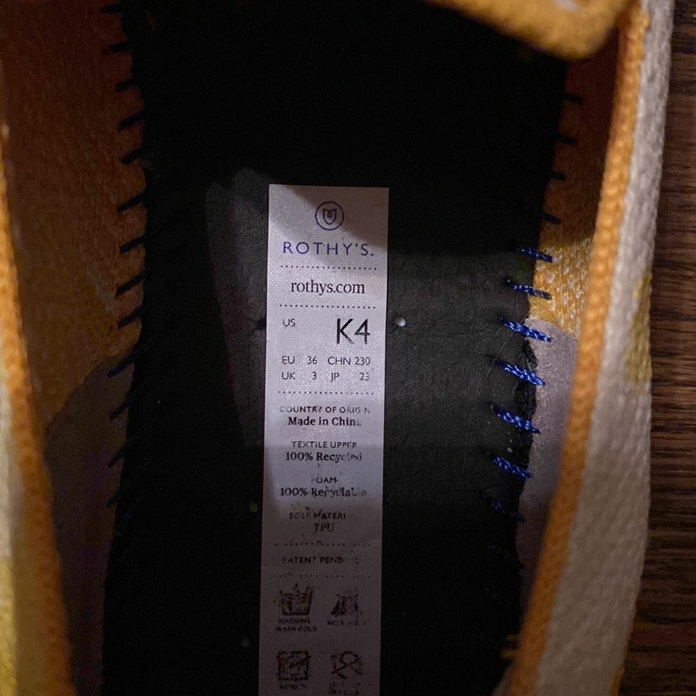 Kids size 4 Rothy’s with yellow dog print - Picture 4 of 4